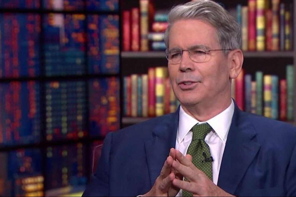 وزیر خزانه داری آمریکا: ترامپ گرینلند را تصاحب خواهد کرد