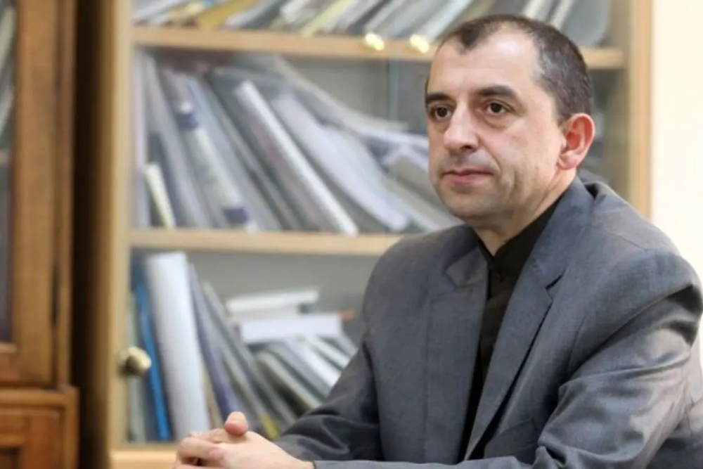 تنگه هرمز و بازسازی سیاست موازنه منفی دکتر مصدق