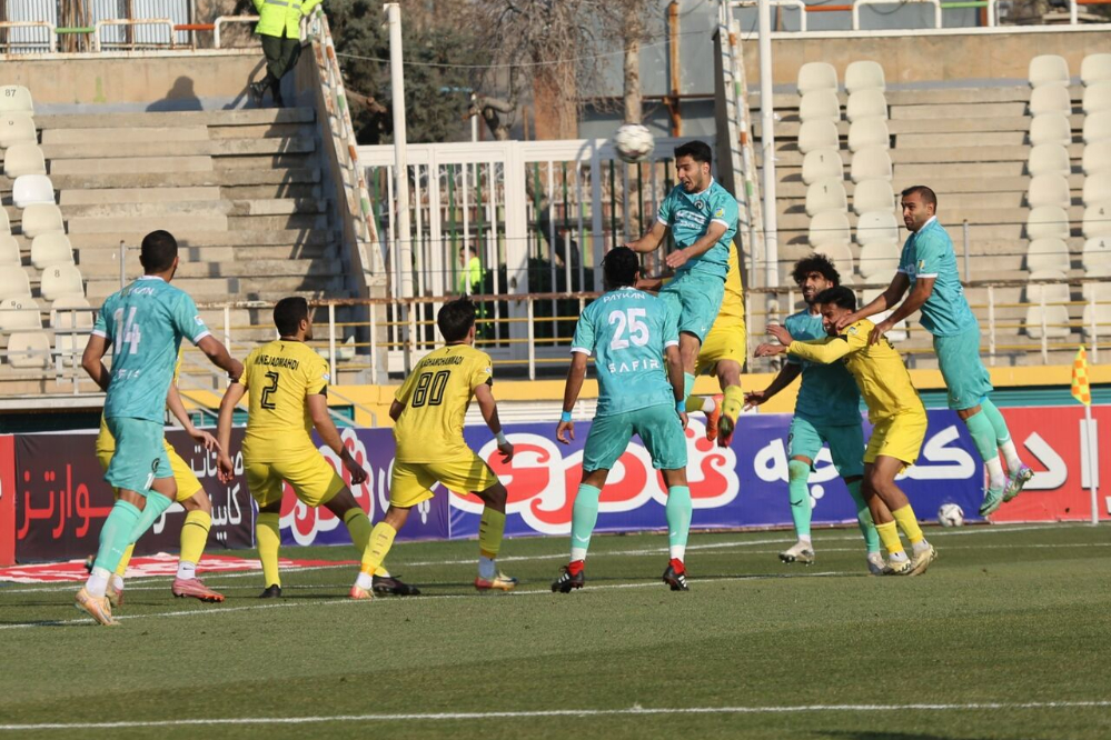 فرار شمس‌آذر از منطقه سقوط