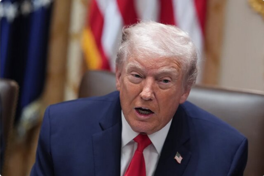 דונלד טראמפ קיים שיחות חיוביות עם איראן בעומאן.