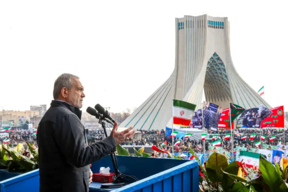 Пезешкиан: Иран не склонится перед засильем Америки и Европы