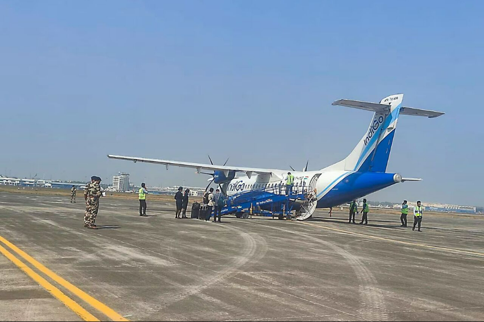 پرواز کلکته به دنبال تهدید بمبگذاری متوقف شد