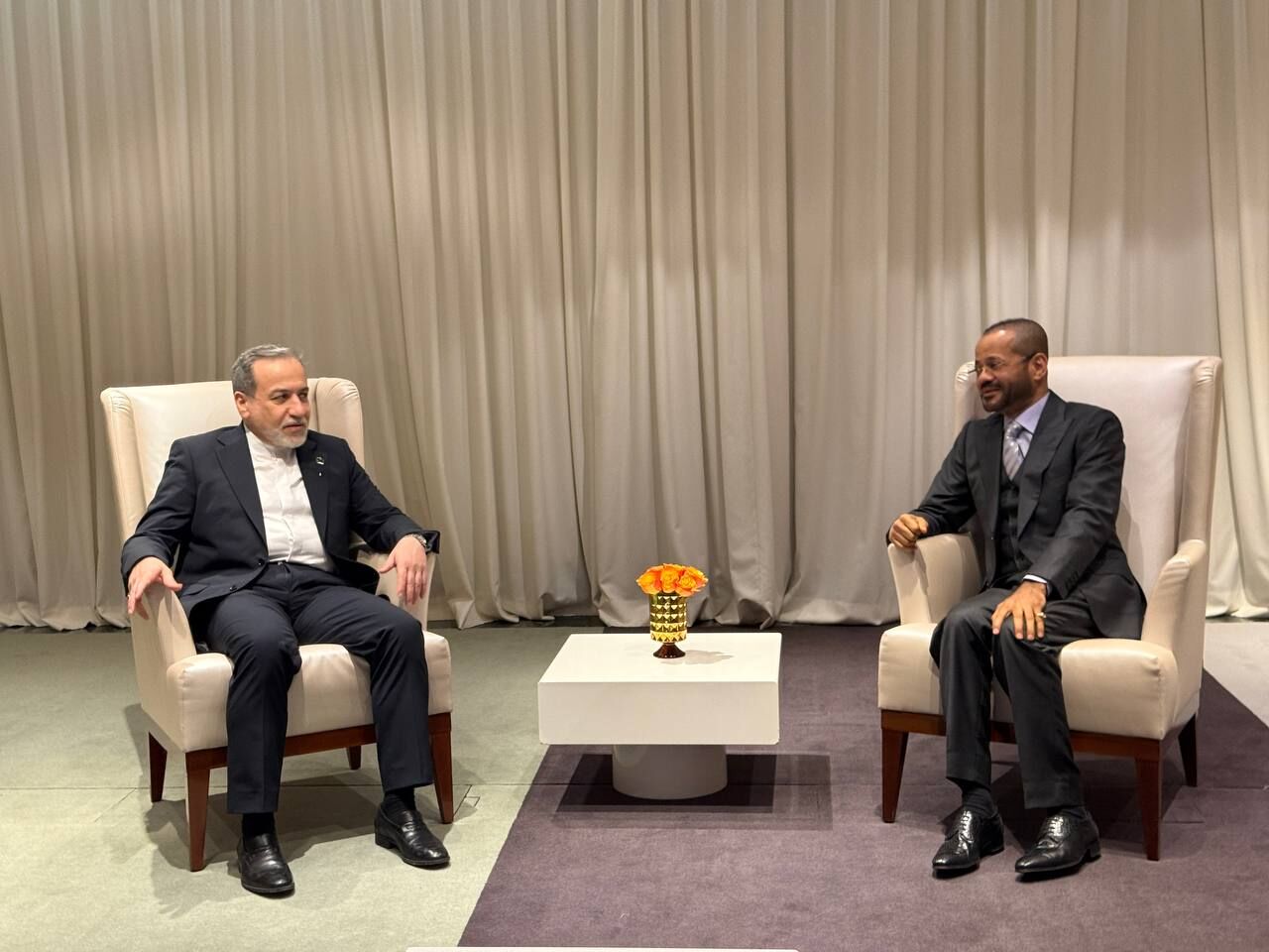 Встреча Арагчи с министром иностранных дел Омана по вопросу переговоров