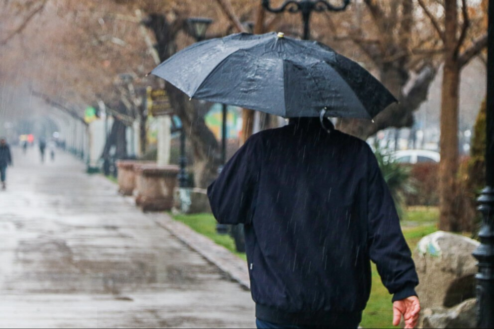 بارش پراکنده باران و کاهش دما در تهران