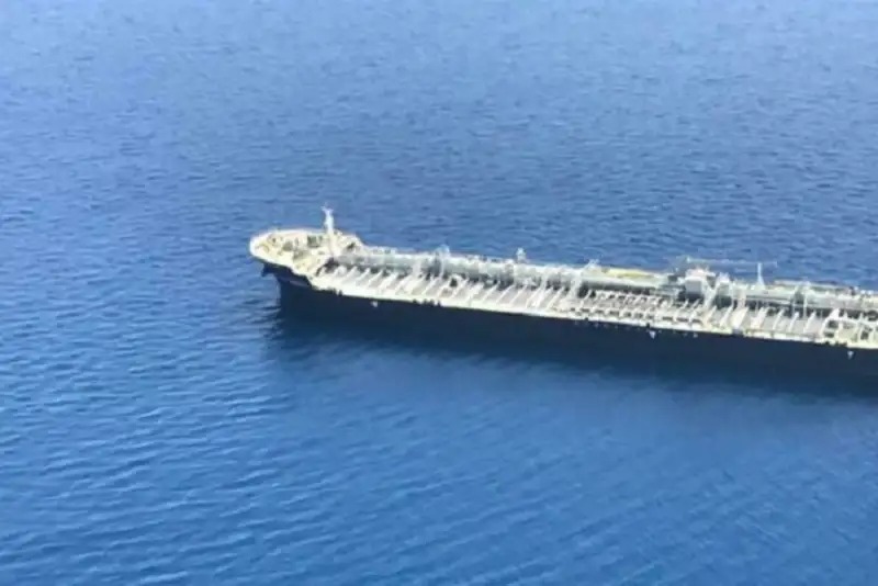 Oil shipping costs in Hormuz strait could surge 1000% amid regional tensions