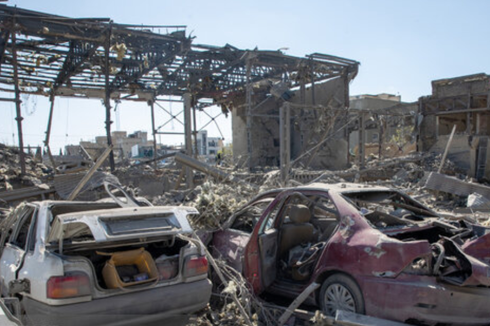 犹太复国主义和美国对伊朗平民犯下的罪行清单很长