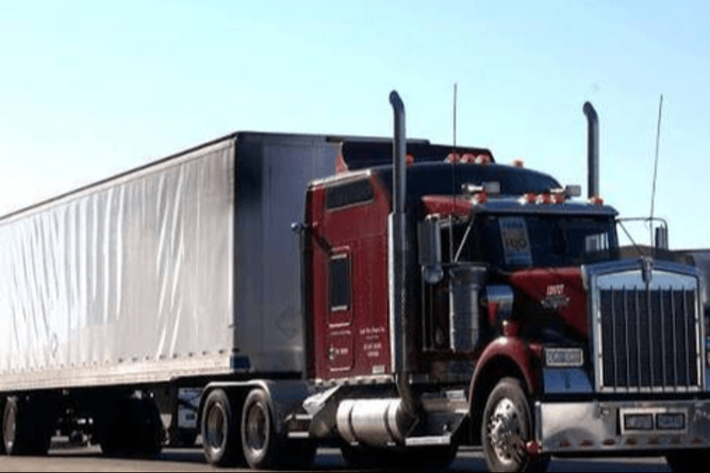 رکوردشکنی قیمت گازوئیل در کالیفرنیا؛ فشار بر 3.5 میلیون راننده کامیون