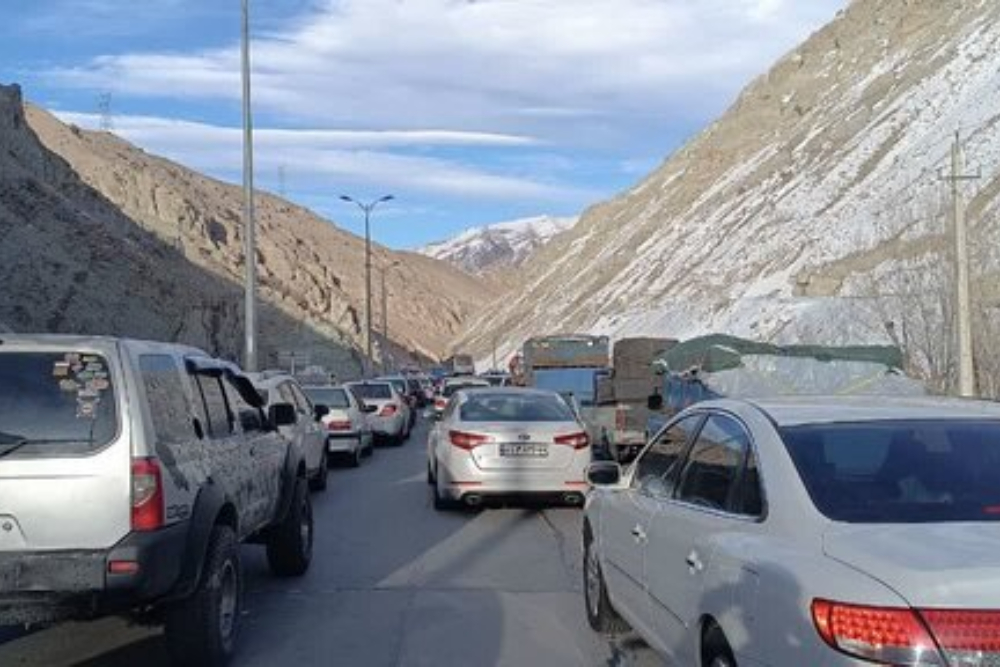 اعلام آخرین وضعیت جاده چالوس؛ هراز زیر بار ترافیک نیمه‌سنگین