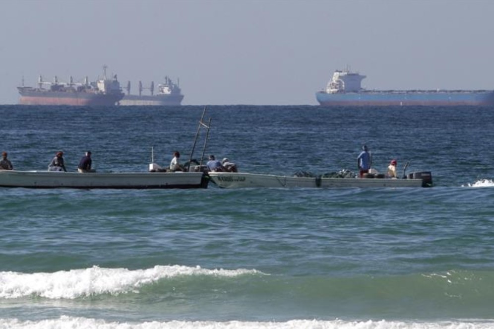 Суда дружественных стран также обязаны платить пошлины для обеспечения безопасности в Ормузском проливе.