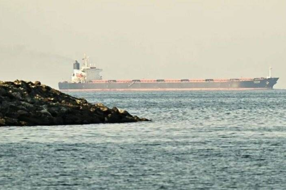 عبور 3 ابرنفتکش از تنگه هرمز همزمان با آتش‌بس دو هفته‌ای