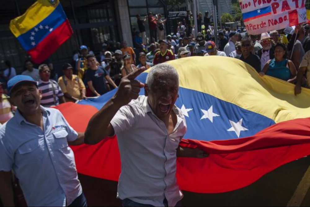 آمریکا تحریم‌های بانکی ونزوئلا را کاهش داد