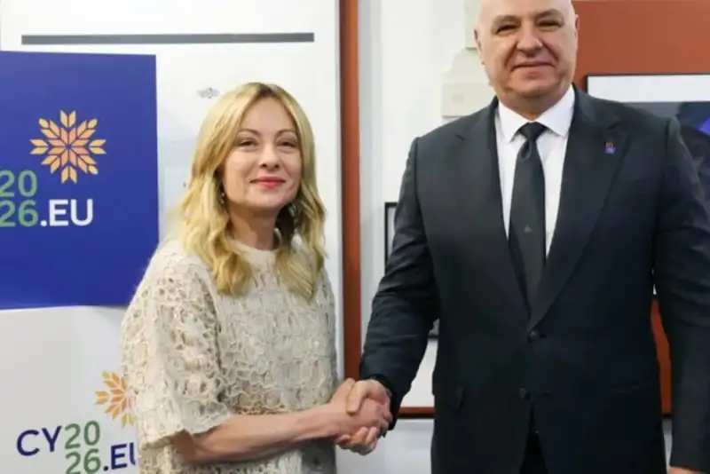 رایزنی لبنان و ایتالیا درباره تحولات منطقه