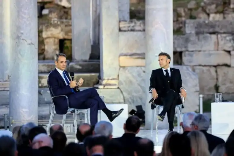 ماکرون: اروپا باید مستقل‌تر عمل کند