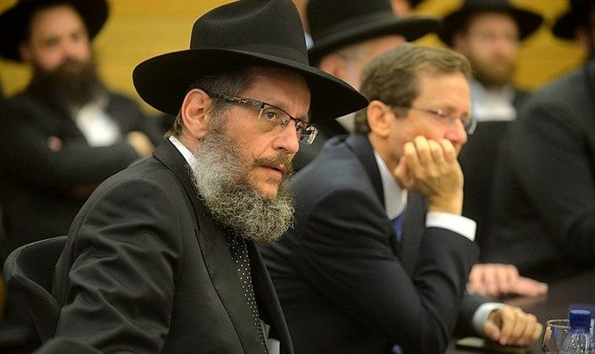 נתניה: הקרב על בתי הספר של חב"ד