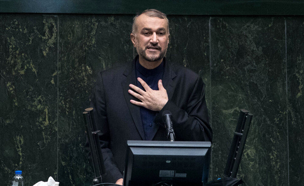 وزیر خارجه برای بررسی مسائل بین‌المللی و منطقه‌ای به مجلس می‌رود