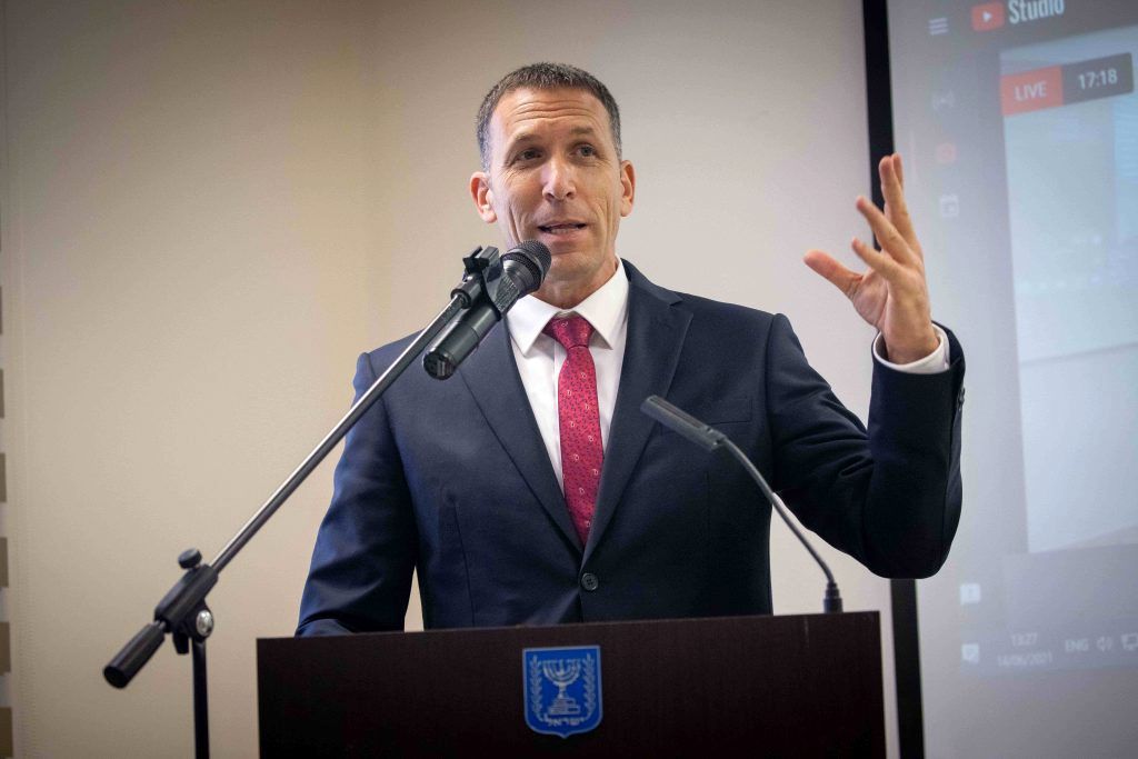 השר מתן כהנא החל בקמפיין לקראת הצגת תכנית הגיור