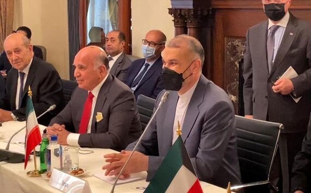 تاکید وزیر خارجه بر گفت و گوهای درون منطقه‌ای