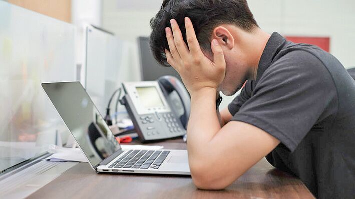 پنج آسیب جسمی استفاده بیش از حد از فضای مجازی