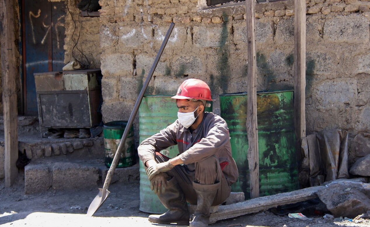 فقدان امنیت شغلی و مزد ناچیز کارگران را فراری می‌دهد